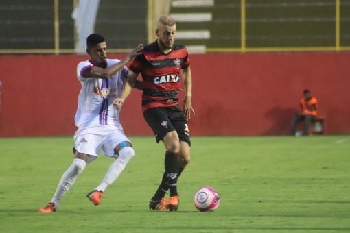 Vitória bate Bahia de Feira e avança à final do Baianão