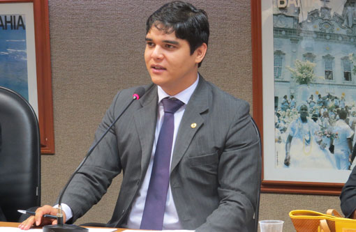 Deputado Vitor Bonfim quer política estadual de incentivo a Pecuária de Leite