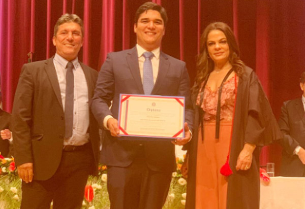 Deputado estadual Vitor Bonfim (PR) foi diplomado para seu segundo mandato