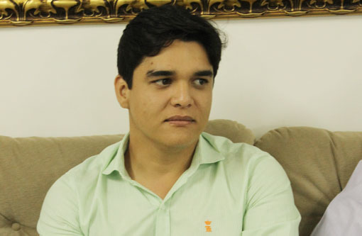 Apoio a Nilo Coelho em Guanambi fragiliza secretário de Agricultura, Vitor Bonfim