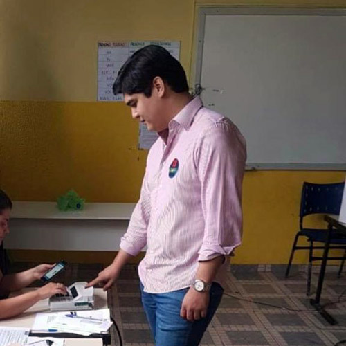 Eleições 2018 - 2º turno: Vitor Bonfim votou em Guanambi