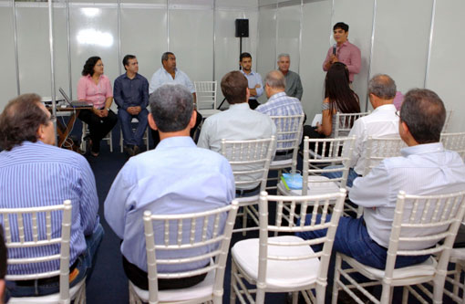 Vitor Bonfim discute ações do Plano de Prevenção à Monilíase