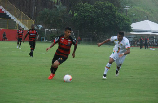 Vitória é surpreendido em casa pelo Sampaio Corrêa e estreia com derrota na série B