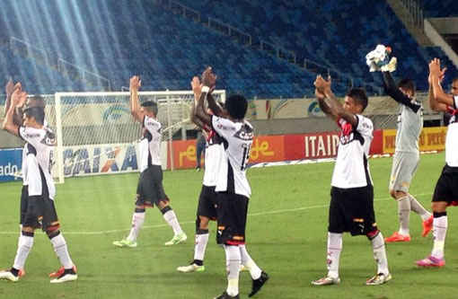 Copa do Nordeste: Com dois gols no finalzinho, Vitória vence em Natal e assume liderança do Grupo A