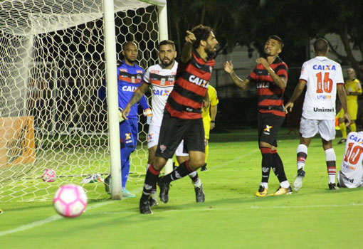 Vitória fica no empate em 1x1 com o lanterna Atlético-GO