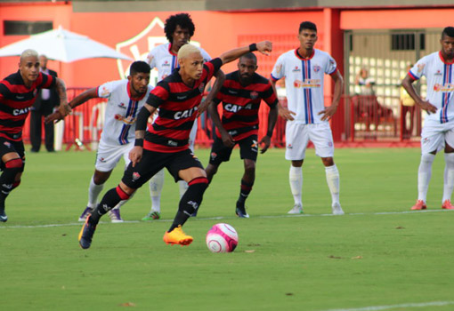 Líder do Baianão, Vitória vence Bahia de Feira no Barradão