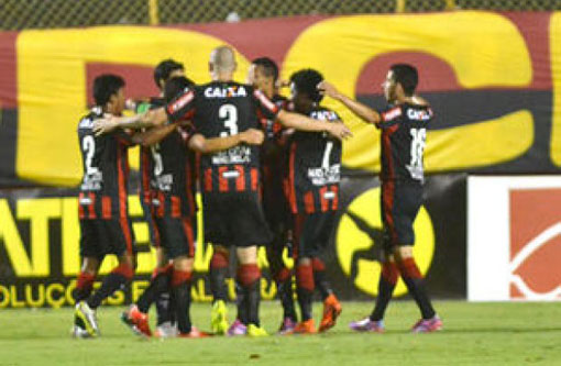 Série B: Vitória vence no Barradão e dorme líder