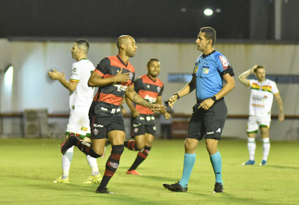 Série B: Vitória fica no empate com o Sampaio Corrêa no Barradão