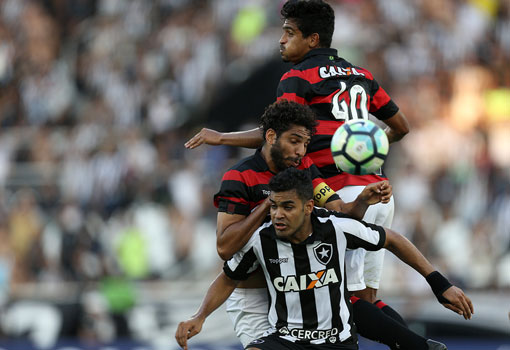 De virada Vitória bate o Botafogo no Engenhão