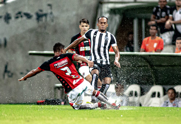 Vitória perde para o Ceará no jogo de ida da Copa do Brasil
