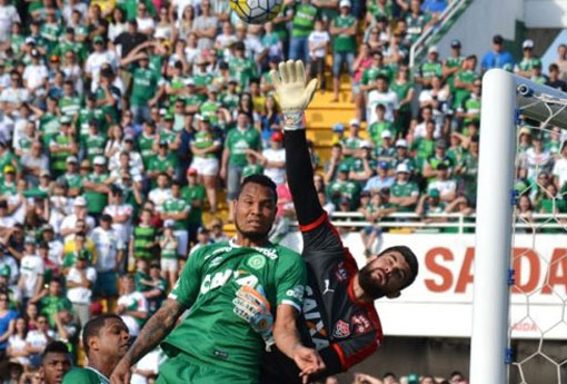 Série A: Vitória goleia o Chapecoense por 4 x 1