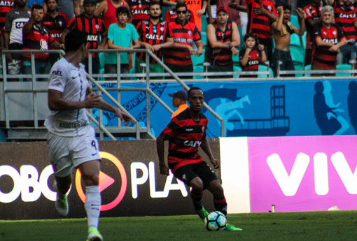 Vitória perde para o Corinthians, por 1x0, na Arena Fonte Nova