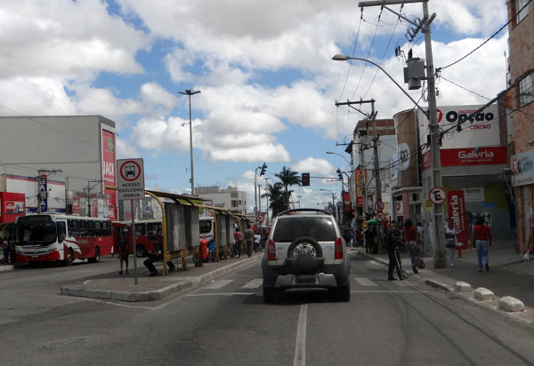 Prefeito de Conquista assina novo decreto de reabertura do comércio