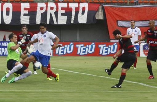Empate no primeiro clássico BA-VI de 2014
