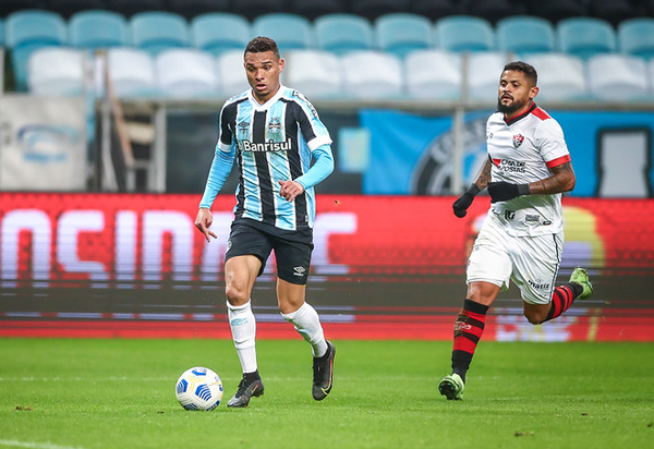 Vitória é derrotado pelo Grêmio e se despede da competição