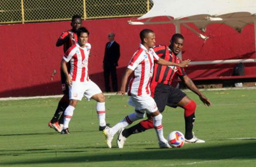 Vitória não consegue vencer e está na terceira colocação no Brasileiro