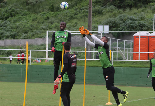 Vitória finaliza preparação para duelo com o Corinthians, pela Copa do Brasil