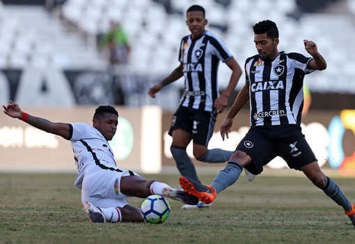 Com gol de Denílson, Vitória empata com o Botafogo pelo Brasileirão
