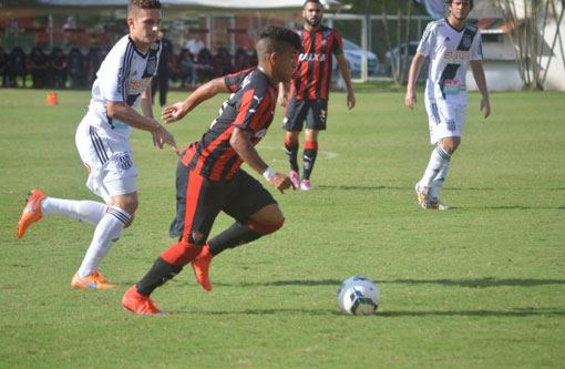 Vitória goleia Ponte Preta e vai decidir com Fluminense o título do Brasileiro Sub-20