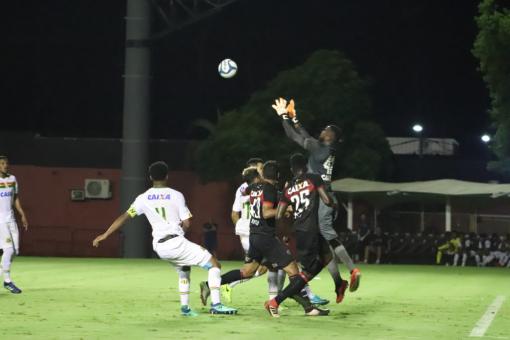 Vitória empata com o Sampaio Corrêa no Barradão e se despede da Copa do Nordeste