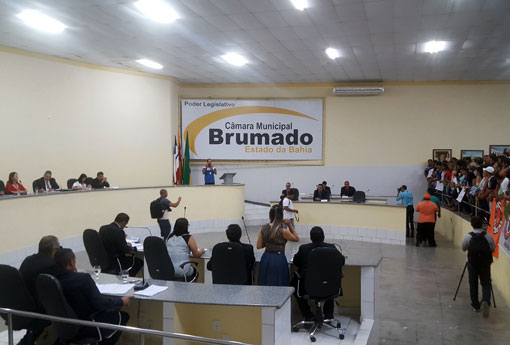 Brumado: Projetos de lei polêmicos do executivo foram aprovados  na Câmara de Vereadores