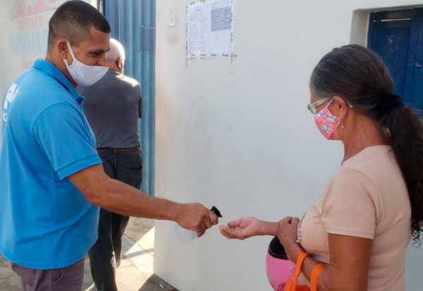 Veja como se proteger da covid-19 durante a votação deste domingo