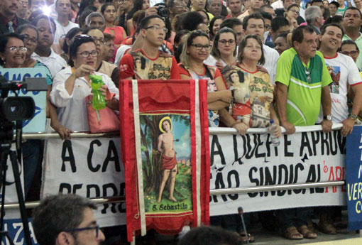 Brumado: maioria dos vereadores aprova projetos polêmicos de autoria do prefeito Eduardo Vasconcelos