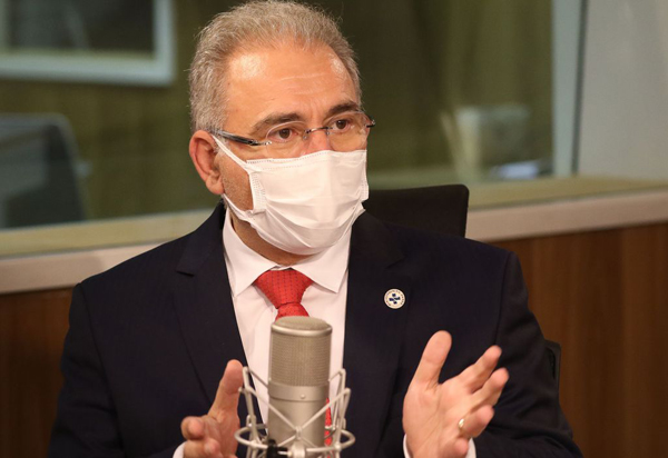 Covid-19: ministro destaca eventos adversos em adolescentes vacinados