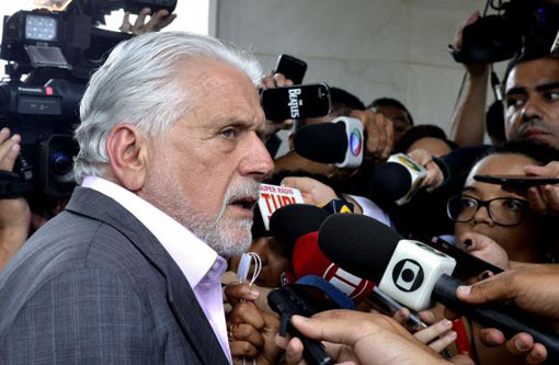  Governo não tem coelho na cartola para economia, diz Jaques Wagner