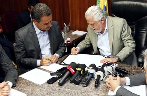 Governador Jaques Wagner assina decreto que marca o início da transição de governo