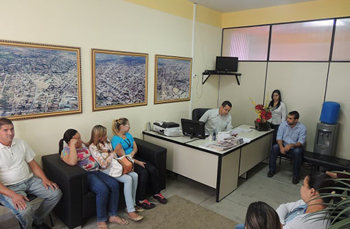 Falta de pagamento de salários de empresas terceirizadas do Estado continua e funcionários buscam apoio de vereador Weliton Lopes 