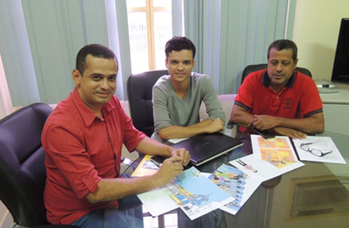 População brumadense será orientada sobre lei dos bancos através de cartilha elaborada pelos vereadores Édio Pereira e Weliton Lopes 