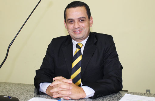 Brumado: Vereador Weliton Lopes agradece Luciano Ribeiro por recursos direcionados a construção de Praça 