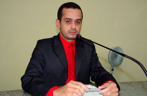 Política Brumadense: Vereador Weliton diz que assessoria do prefeito Aguiberto não funciona