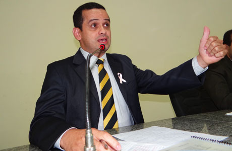 Vereador Weliton Lopes cobra ações para que Brumado não perca órgãos e serviços essenciais