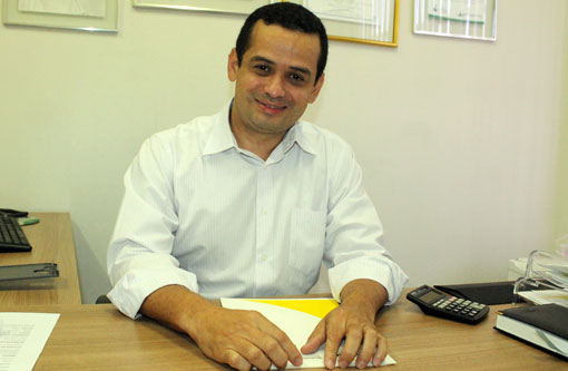 Weliton Lopes destaca sua autoria da lei sancionada pelo prefeito que cria unidade do PROCON em Brumado