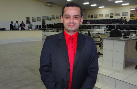 Weliton realiza preposições de reconhecimento a trabalhos