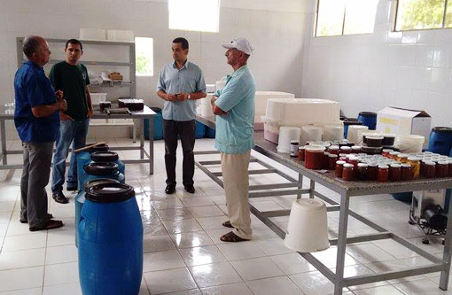 Weliton Lopes indica ao executivo que produtos da usina de beneficiamento façam parte da merenda escolar