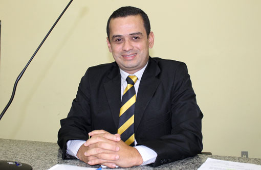 Vereador Weliton Lopes propõe realização de audiência pública para implantação de orçamento participativo em Brumado