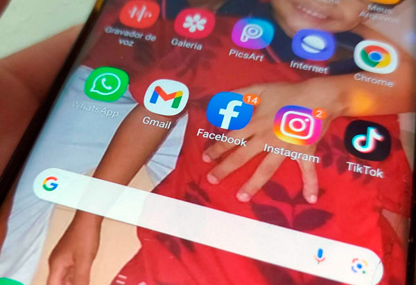 Erro durante alteração em suas configurações causou falha em redes sociais, diz Facebook